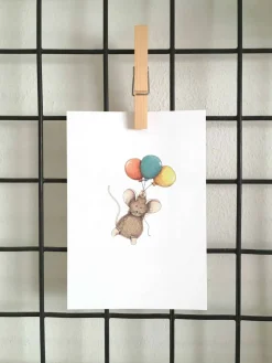 Anillustration Ansichtkaart Muisje hangt aan ballonnen