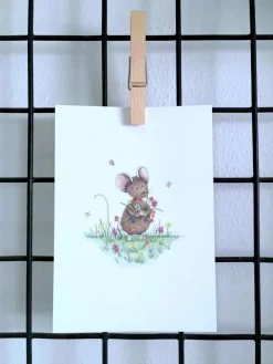 Anillustration Ansichtkaart Muisje in bloemenveld