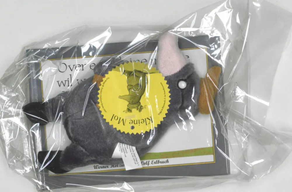 Houtendiershop Over een kleine mol die wil weten wie er op zijn kop gepoept heeft